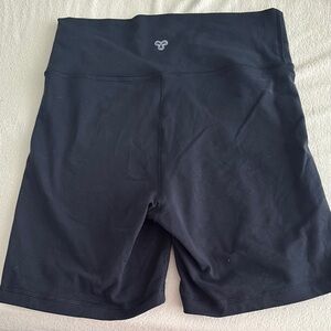 Sold Aritzia TNA action biker shorts
